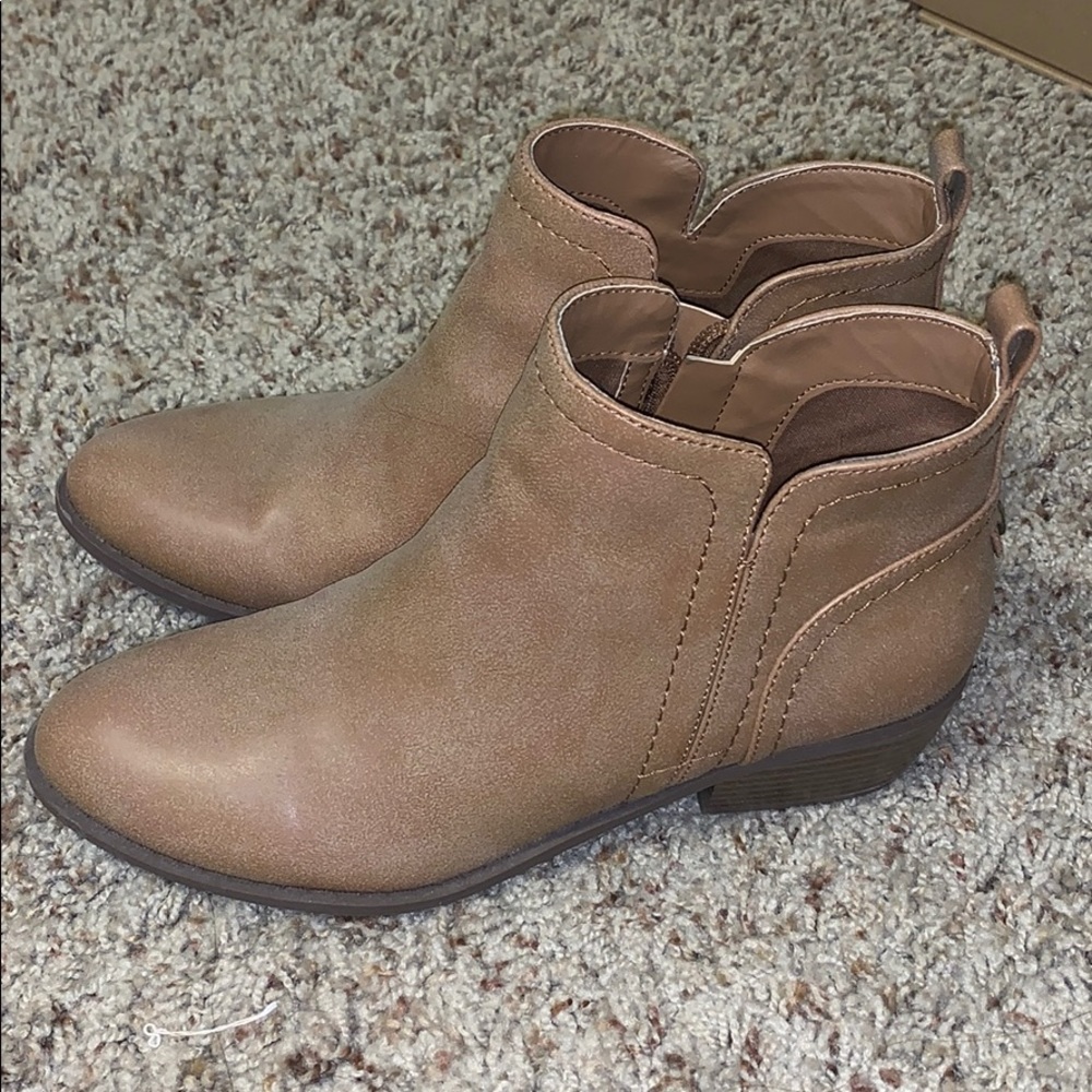 Guess ankle boots!